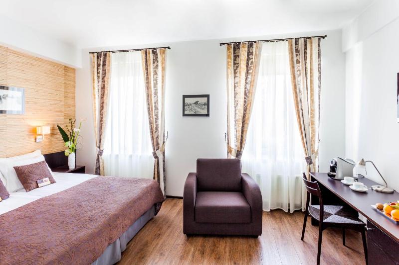 ZEN Double or Twin Room with Spa Bath image 3