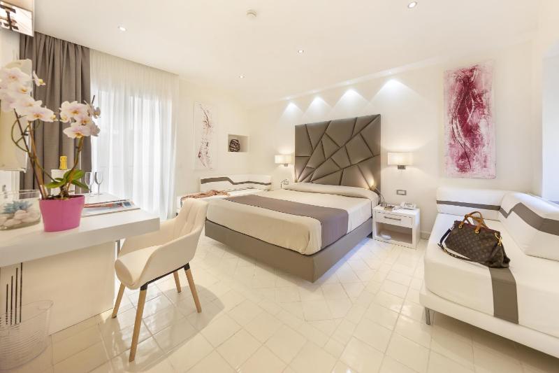 Triple Room image 2