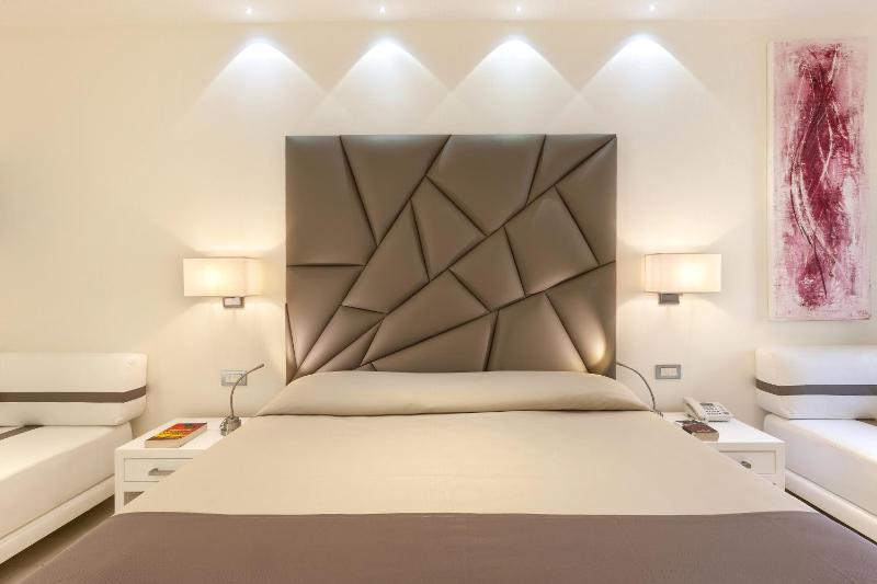 Palazzo Montefusco - image 37