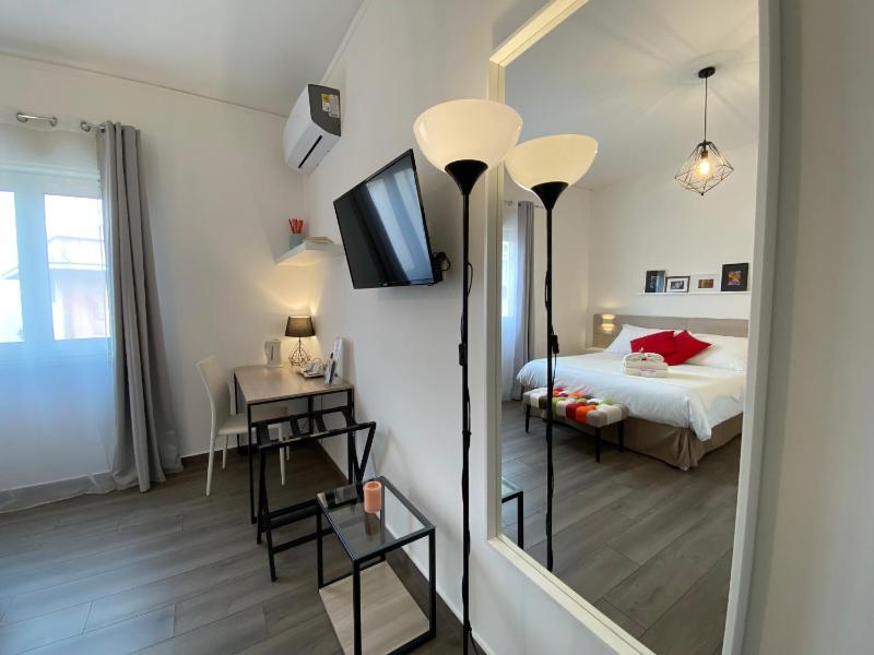 Economy Double Room image 4
