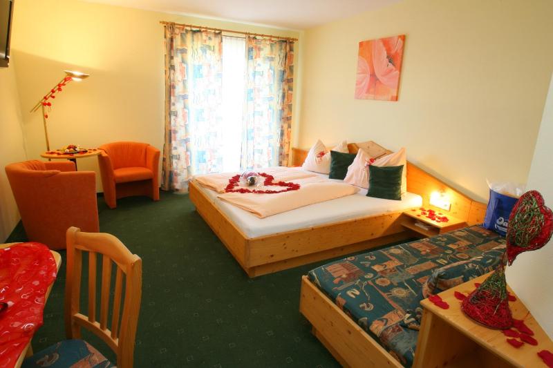 Special Offer - Comfort Double Room with Romantic Package image 3