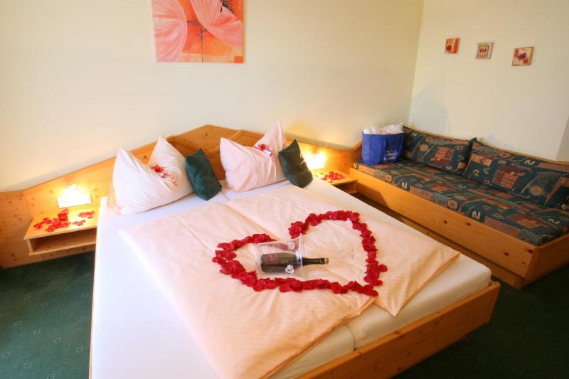 Special Offer - Comfort Double Room with Romantic Package image 2