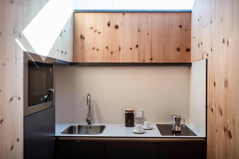 Apartment with Balcony image 3