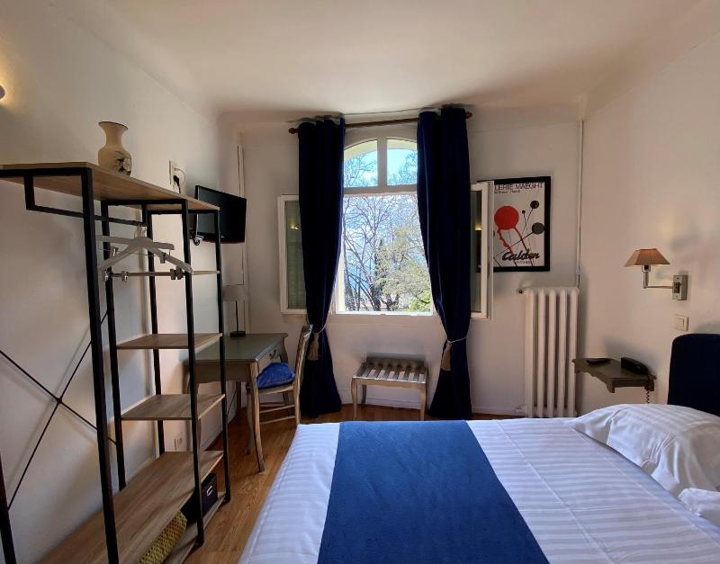 Superior Double Room image 4