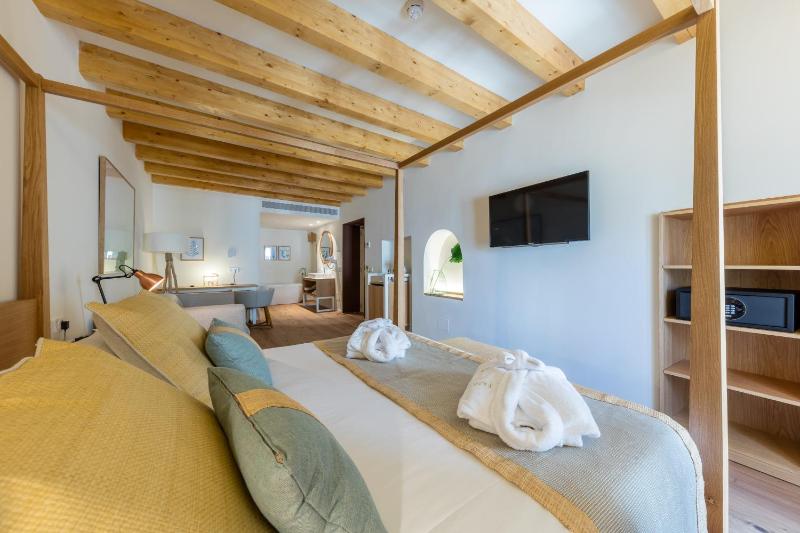 Junior Suite image 2