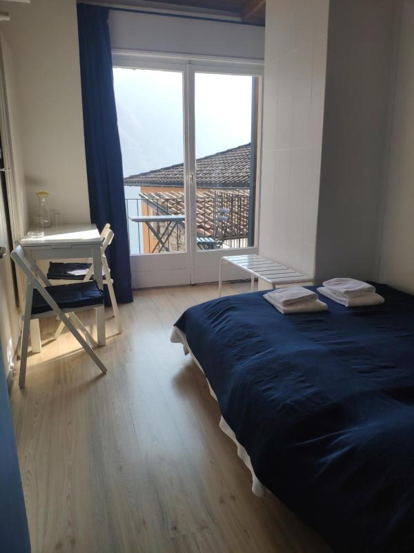 Double Room with Shared Toilet image 2