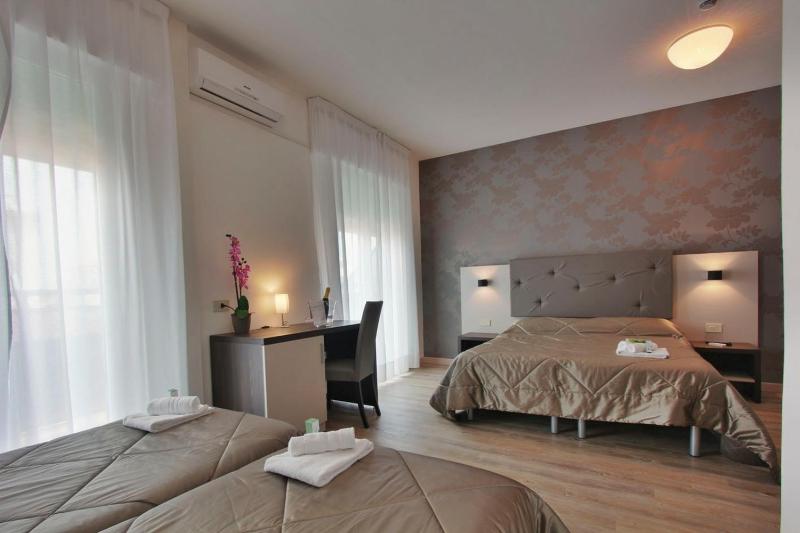 Quadruple Room image 3