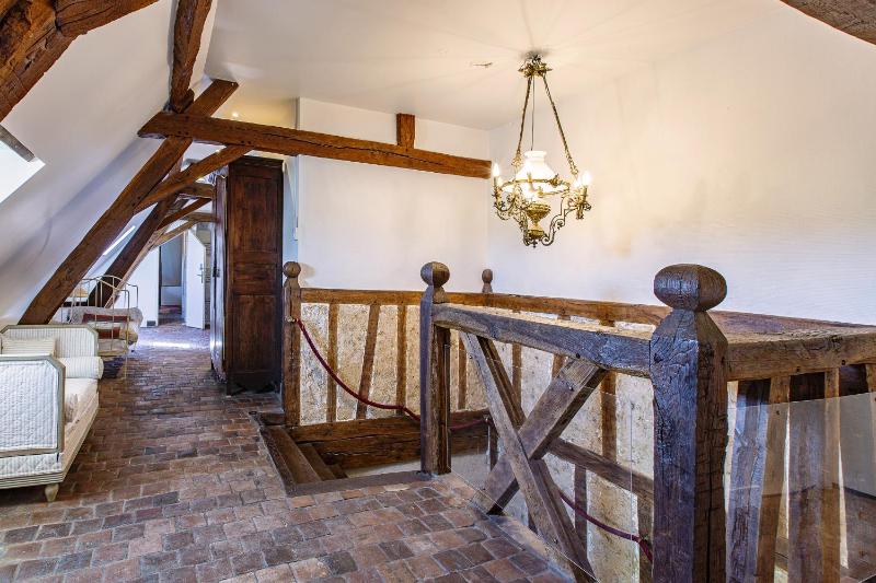 Queen Suite image 1