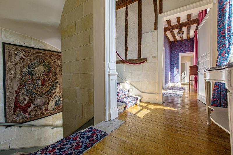 Deluxe King Suite image 1