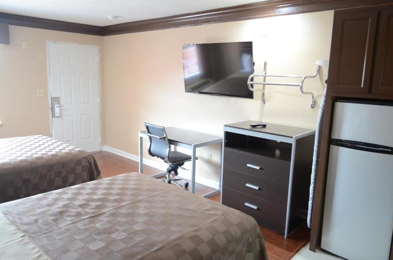 Two Double beds with Kitchenette image 2