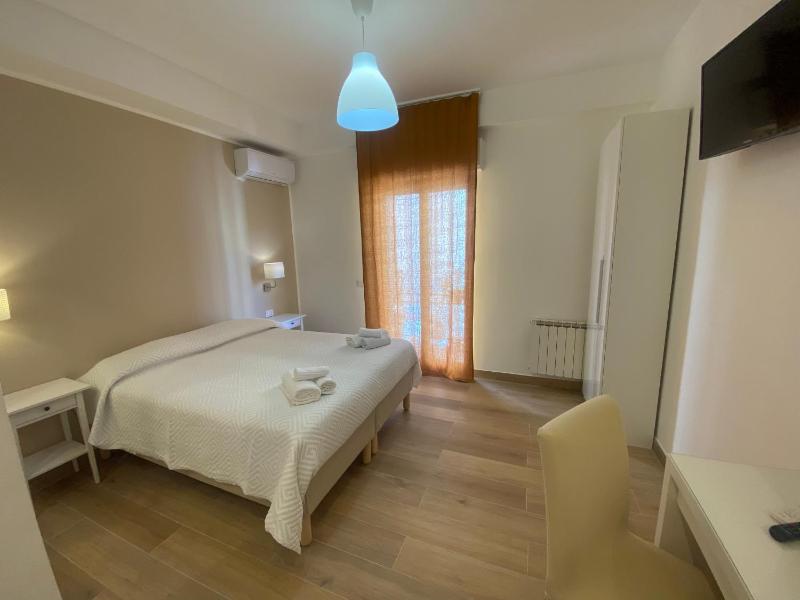 Double Room with Balcony image 1