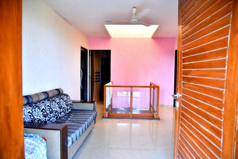 MERIDIAN VILLA - Besides Valley View with Swimming pool & Strawberry Farms - image 2