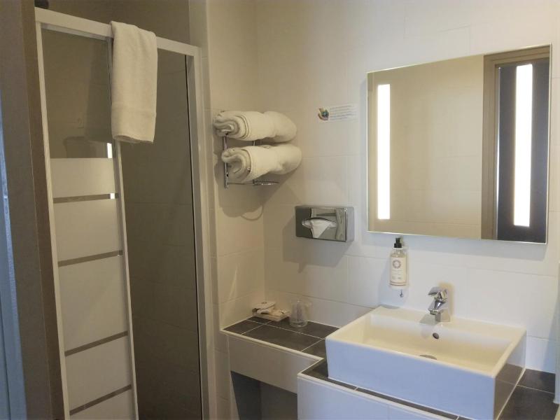 Standard Double Room image 2