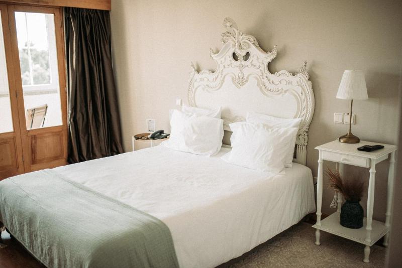 Double or Twin Room image 4