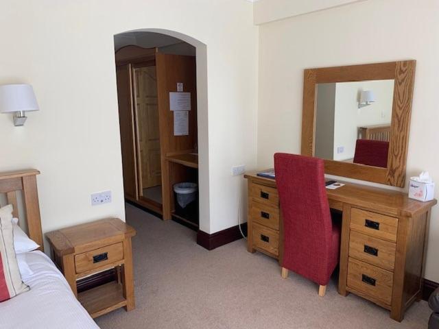 Executive Double or Twin Room image 3