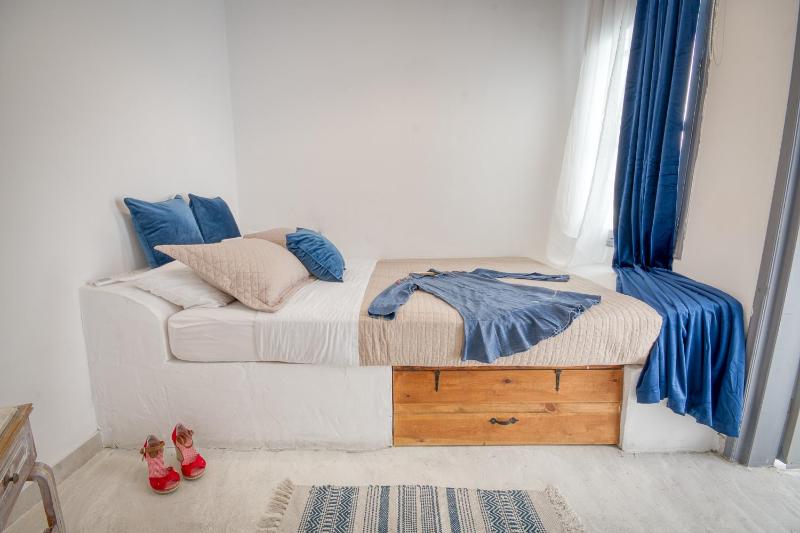 Traditional Loft Room image 3