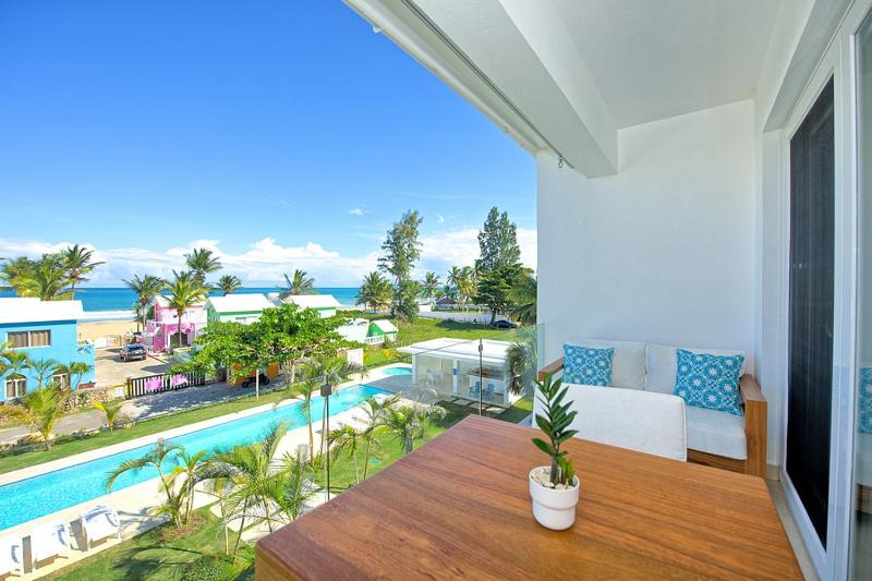 Amazing ocean view apartment with grand pool Images