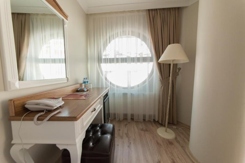 Standard Double or Twin Room image 2