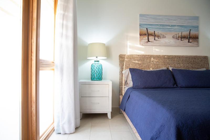 Barefoot Luxury - Pool & Walk To Holetown Beach - image 13