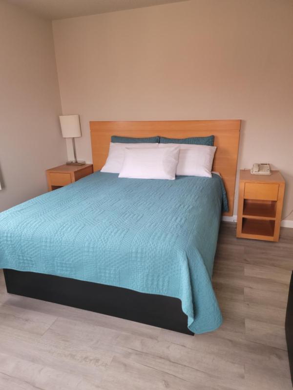 Standard Queen Room image 1