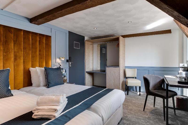 Quadruple Room image 3