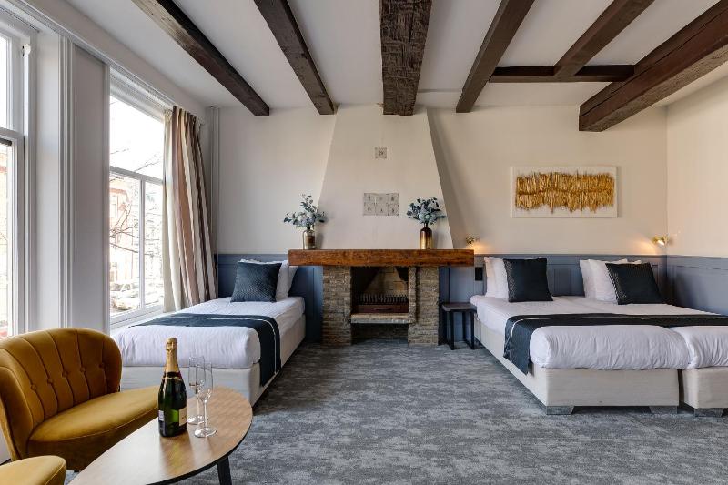 Deluxe Triple Room image 4