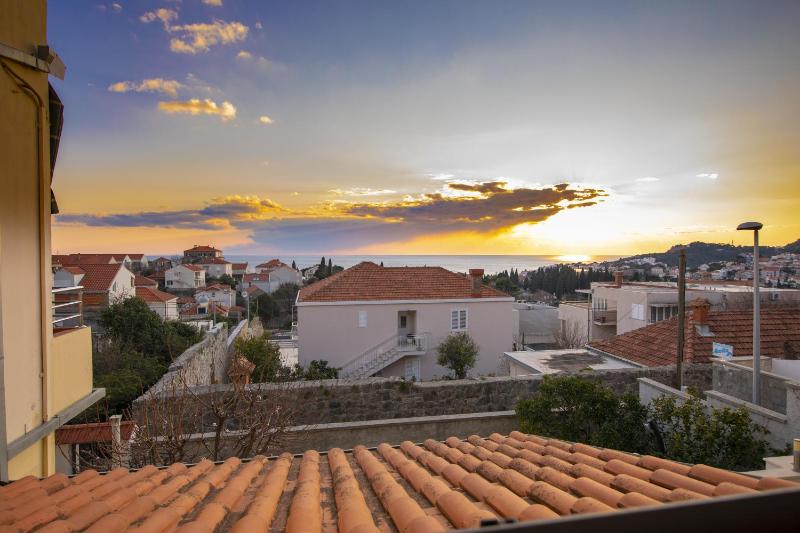 One-Bedroom Apartment with Terrace, Balcony and Sea View image 1