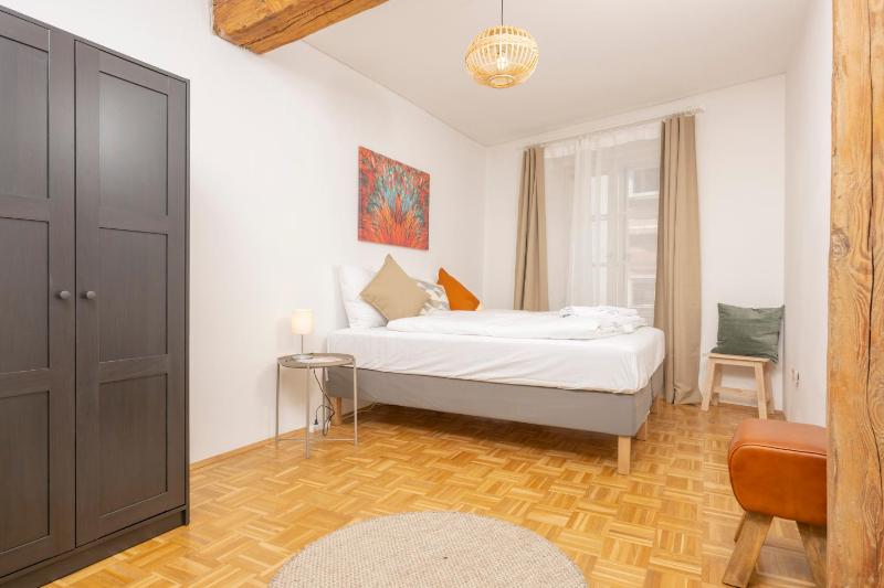 One-Bedroom Apartment image 2