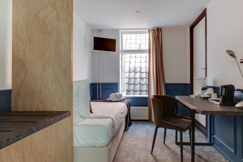 Standard Single Room image 4