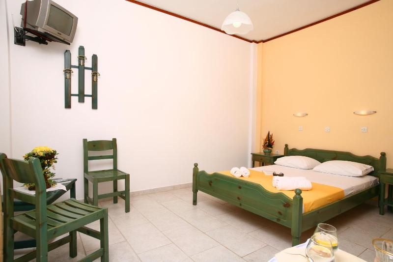 Double or Twin Room image 4