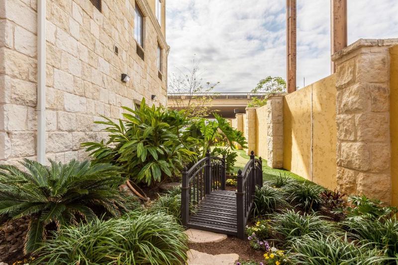 Comfort Suites Alamo/River walk - image 8