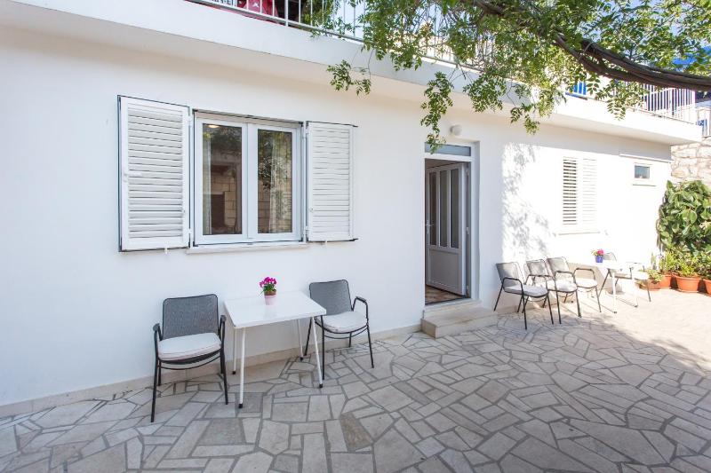 Double Room with Private External Bathroom image 2