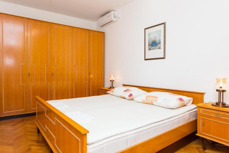 Double Room image 4
