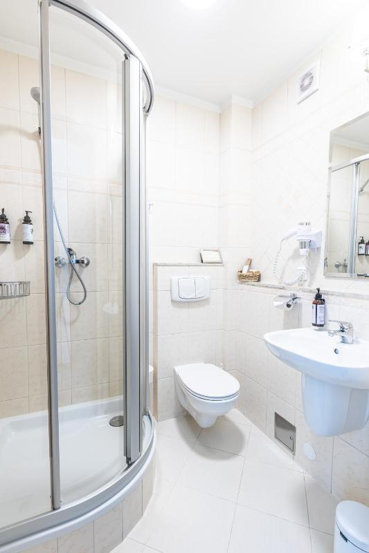 Hotel Pod Złotą Różą - image 32