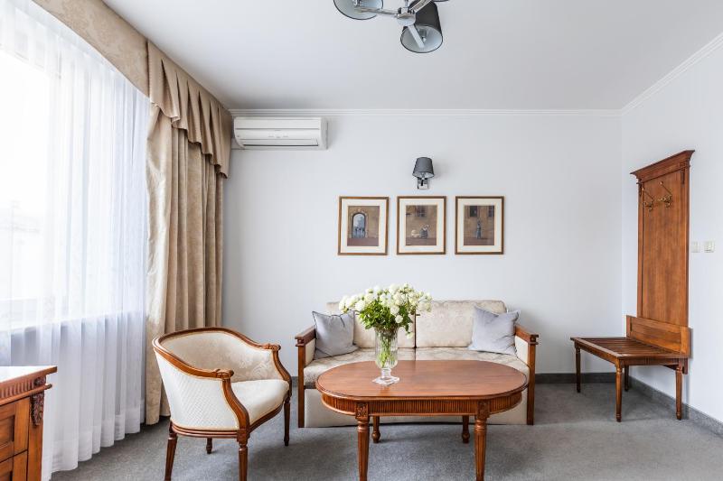 Hotel Pod Złotą Różą - image 6