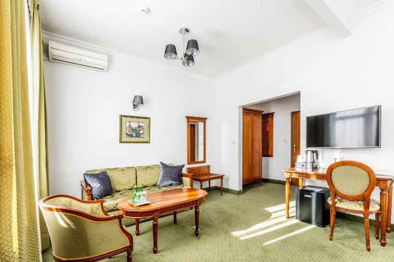 Hotel Pod Złotą Różą - image 30