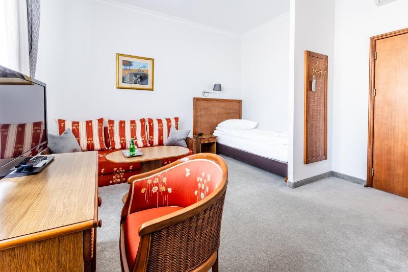 Hotel Pod Złotą Różą - image 48