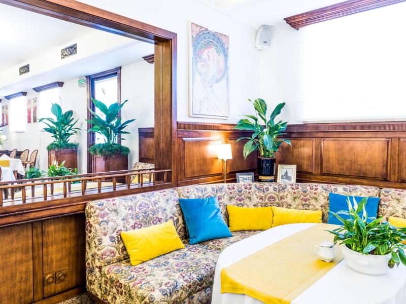 Hotel Pod Złotą Różą - image 46