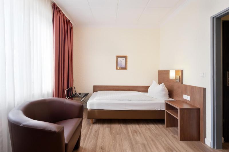 Single Room image 1