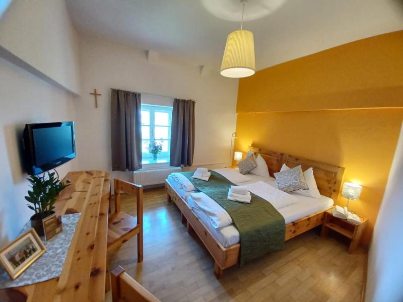 Double Room with Lake View image 1