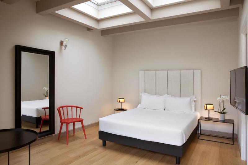 Standard Double or Twin Room image 3