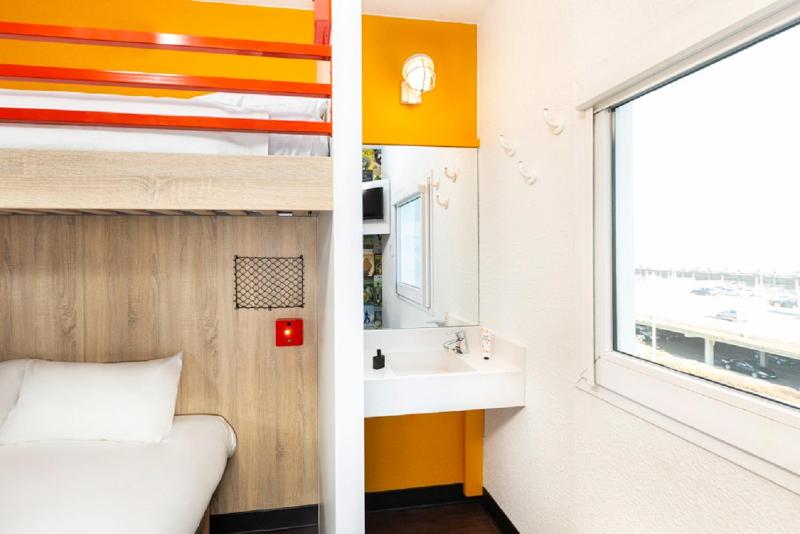Break Room with Shared Bathroom image 3