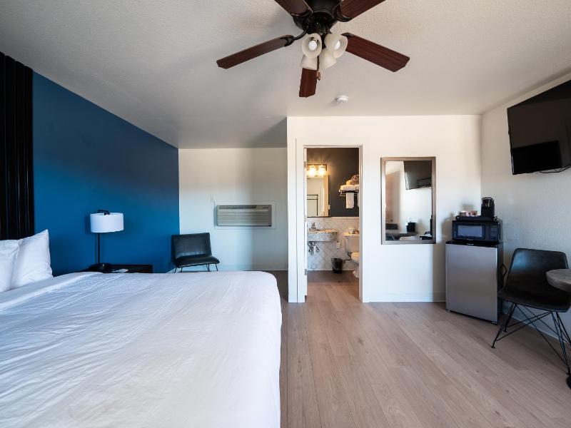 King Room image 2