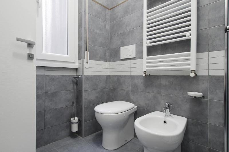 Double Room with Private Bathroom image 2