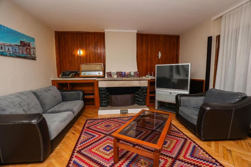 Deluxe Suite image 2
