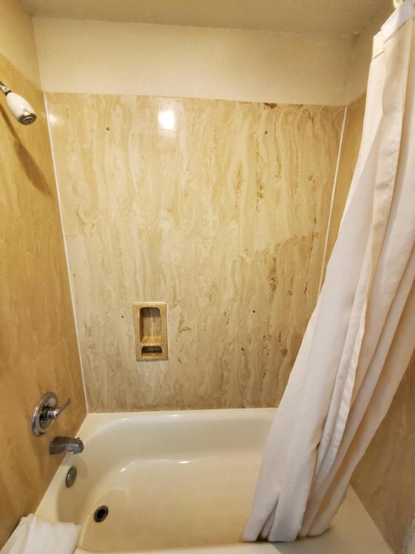 River Inn Motel - image 13