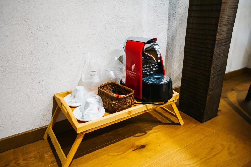 Cozy Attic Suite with shower & View Adults Only image 2