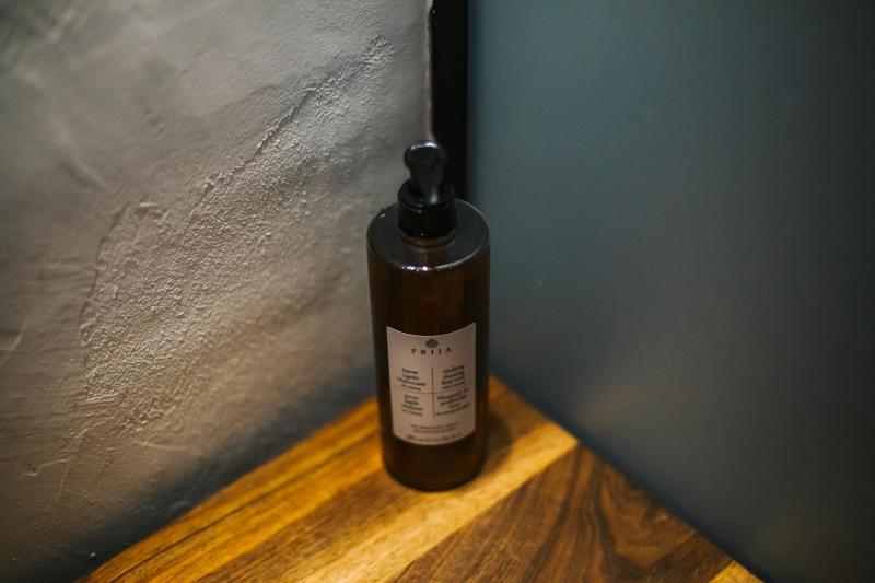 Cozy Attic Suite with shower & View Adults Only image 4