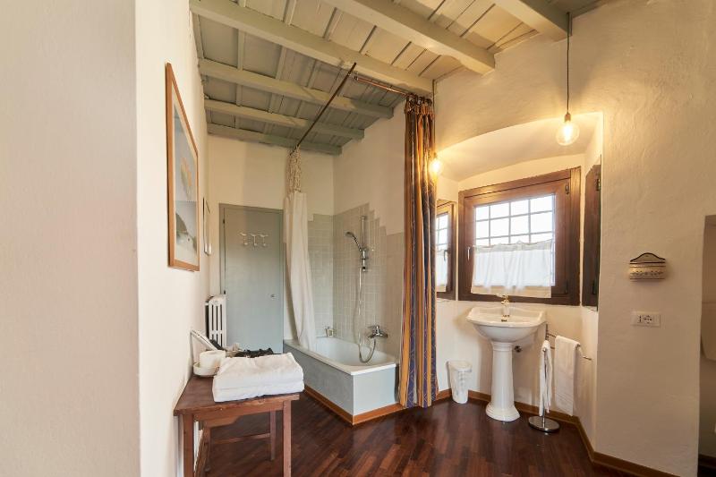 Suite with Garden View image 3