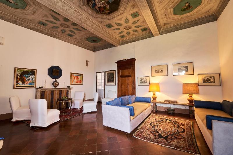 Suite with Garden View image 2